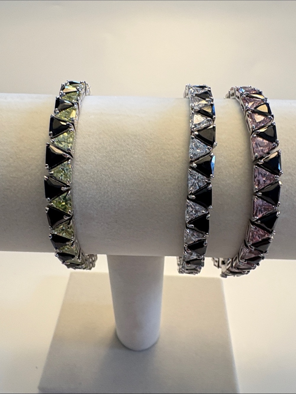 Sterling Silver Tennis Bracelets triangle shaped with Green, Pink or Clear Stone - Picture 4 of 7